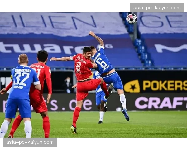 从垫底到安全区：波鸿主帅托马斯·莱奇带队完成七轮不败