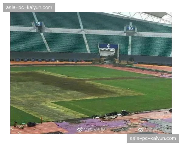 评论：部分俱乐部主场草皮质量不佳，是否影响联赛竞技水平？